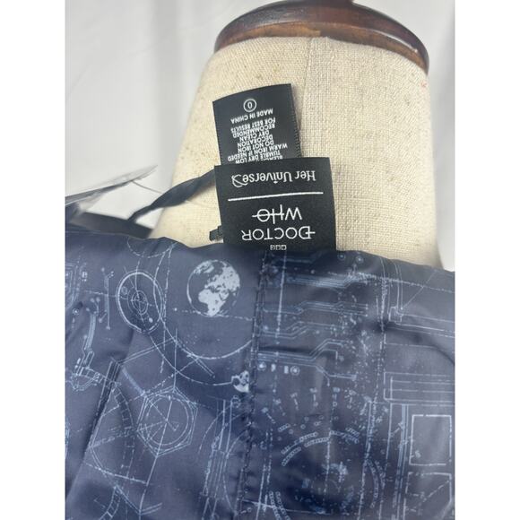 Her Universe Doctor Who TARDIS Blue Hooded Fit & Flare Woolen Trench Jacket 0/12 - Picture 7 of 12